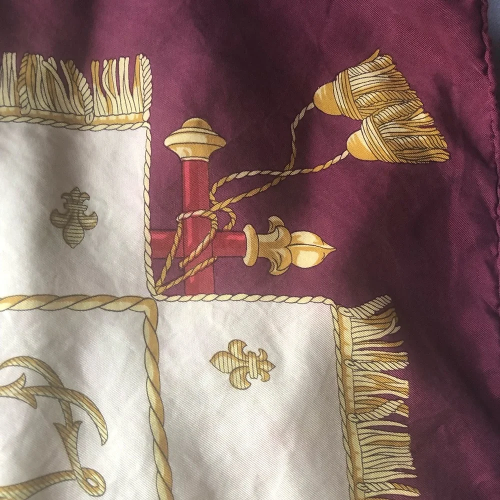 Hermes Paris 100% silk Vue Du Carosse De La Galere La Reale Red Gold Scarf - Picture 2 of 10